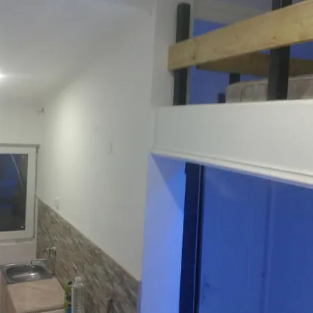 Small Private Bathroom Wi-fi *