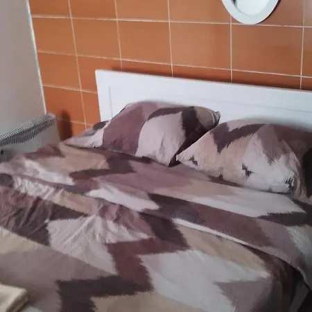 Small Private Bathroom Wi-fi